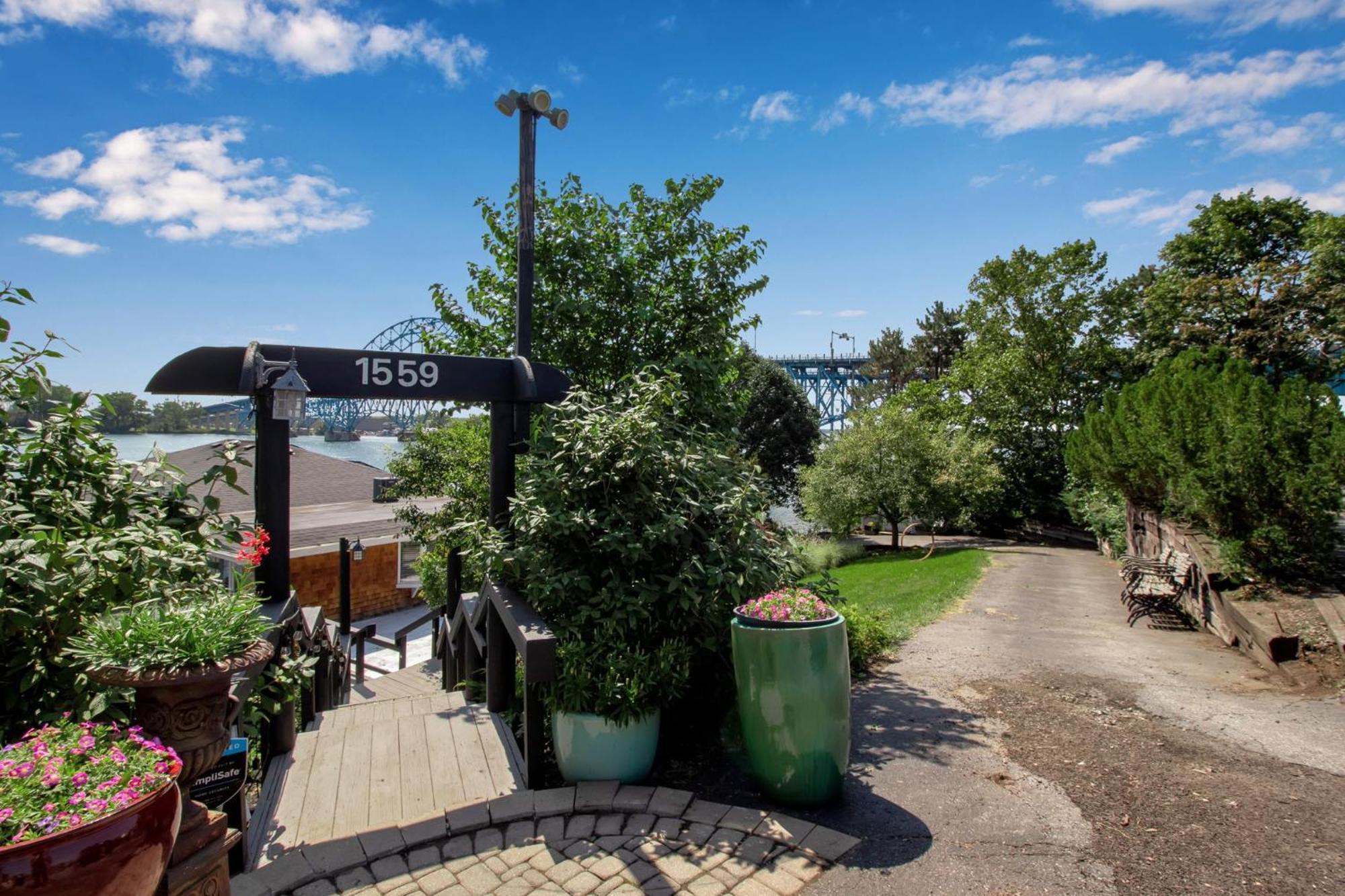 South Bridge Bed And Breakfast Grand Island Eksteriør bilde