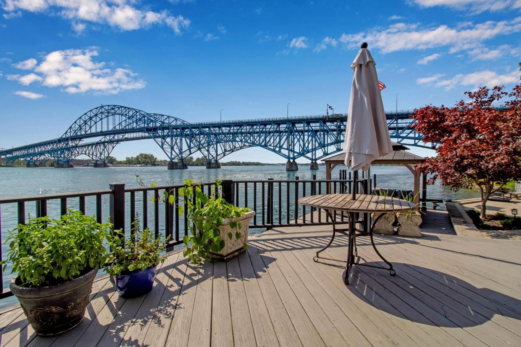South Bridge Bed And Breakfast Grand Island Eksteriør bilde
