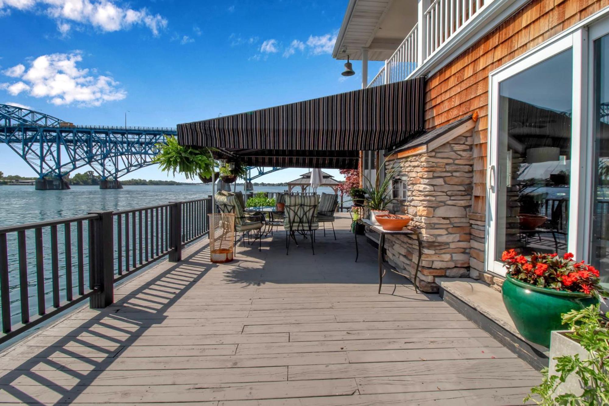 South Bridge Bed And Breakfast Grand Island Eksteriør bilde