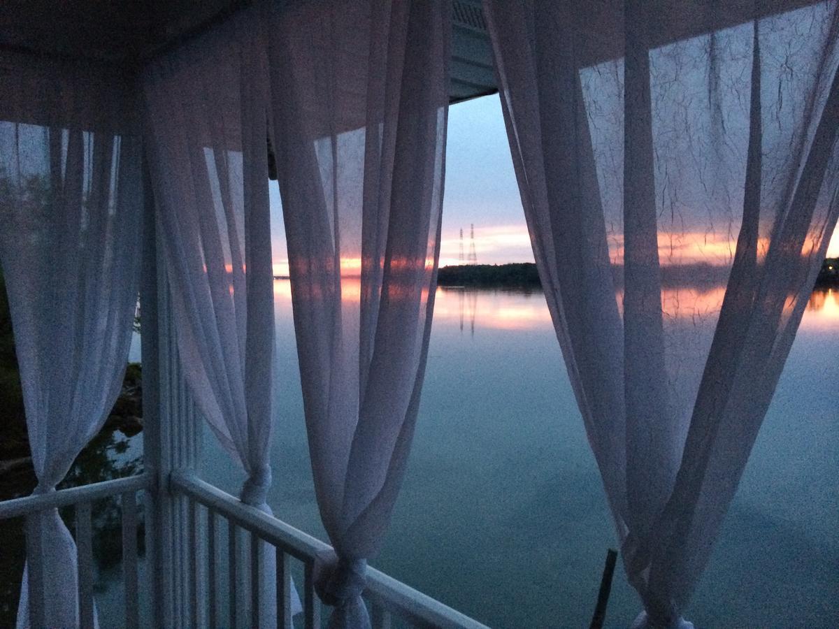 South Bridge Bed And Breakfast Grand Island Eksteriør bilde